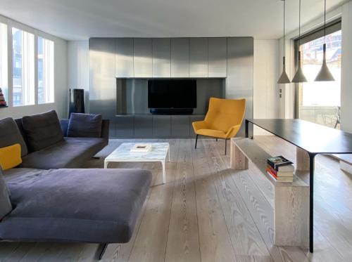 The Tonic 1 Bed with Patio in Shoreditch - Tap to explore photos
