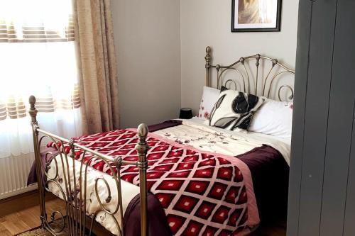 Stylish and Cosy 3 Bedroom Appartment - Tap to explore photos