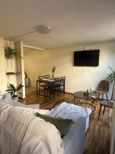 Spacious House Kings Cross Camden - Tap to explore photos
