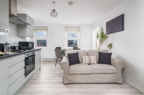 Trendy 2bed apartment in Brick Lane - 3rd Floor - Tap to explore photos