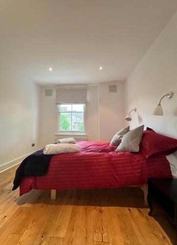 Stunning central London 3 bed - Tap to explore photos