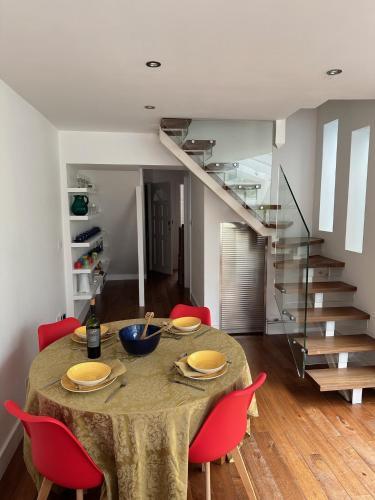 Stunning central London 3 bed - Tap to explore photos