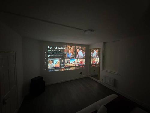 Super double bedroom zone 1 - Tap to explore photos