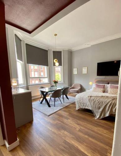 Studio for 3 near Regents Park n5 - Tap to explore photos