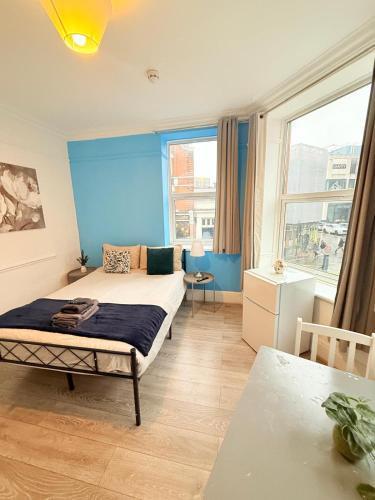 Wandsworth Guest Rooms 64 - Tap to explore photos