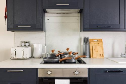Wild Roses Serviced Apartments - Chelsea - Tap to explore photos