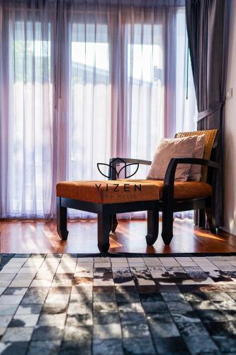 Yizen Beachfront Seaview Villa - Tap to explore photos