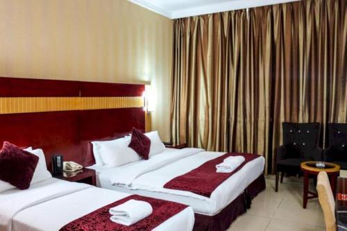 Phoenix Hotel Room Type - Standard Twin Room