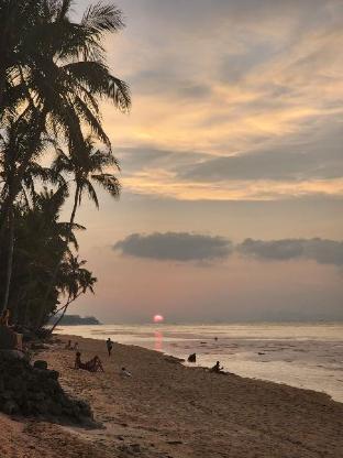 A Little Bungalows By Beach - Tap to explore photos