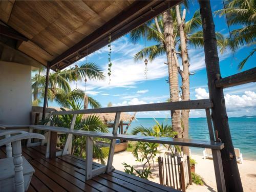 A Little Bungalows By Beach