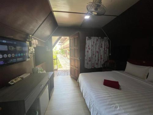 Delta Chenang Resort - Tap to explore photos
