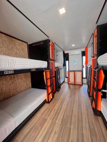 Ubox samui hostel & Bungalow - Chaweng beach Room Type - Bed in 8-Bed Mixed Dormitory Room