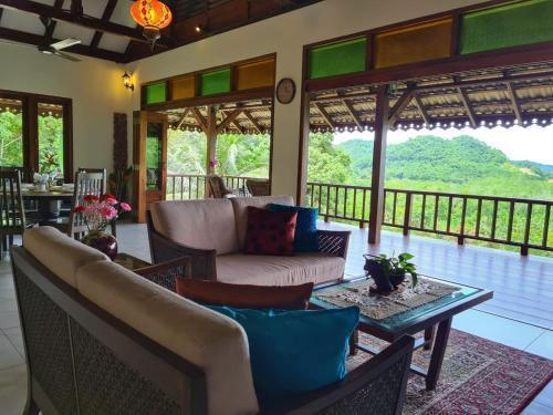 Romantic Tropical Retreat with Sunset & Rice Field Views - Tap to explore photos