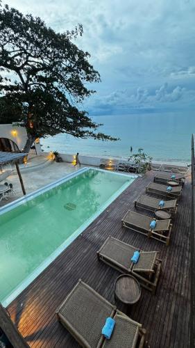 Cape Beach Villa Koh Samui - Tap to explore photos