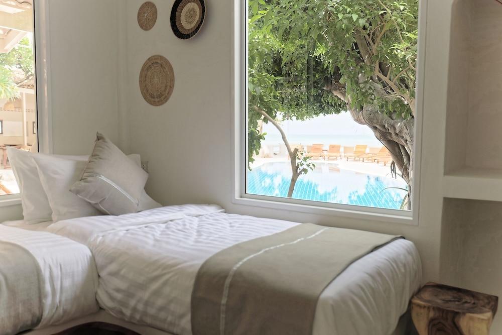 Blue Turtle Hotel Samui Room Type - Deluxe Villa, 1 Bedroom, Terrace, Partial Sea View