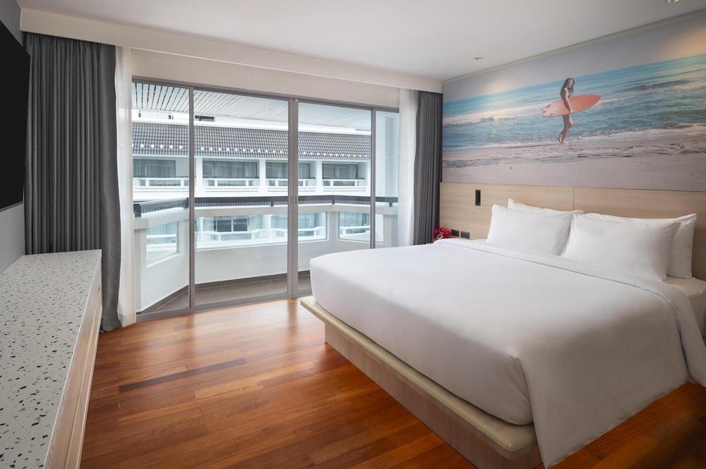 Radisson RED Phuket Patong Beach Room Type - Family Suite