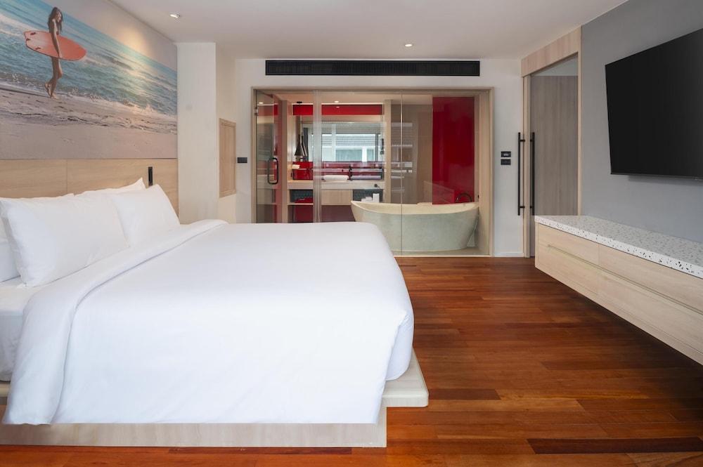 Radisson RED Phuket Patong Beach Room Type - One Bedroom Suite