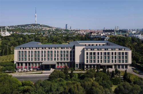 Altunizade Suites Istanbul, Curio Collection by Hilton - Tap to explore photos
