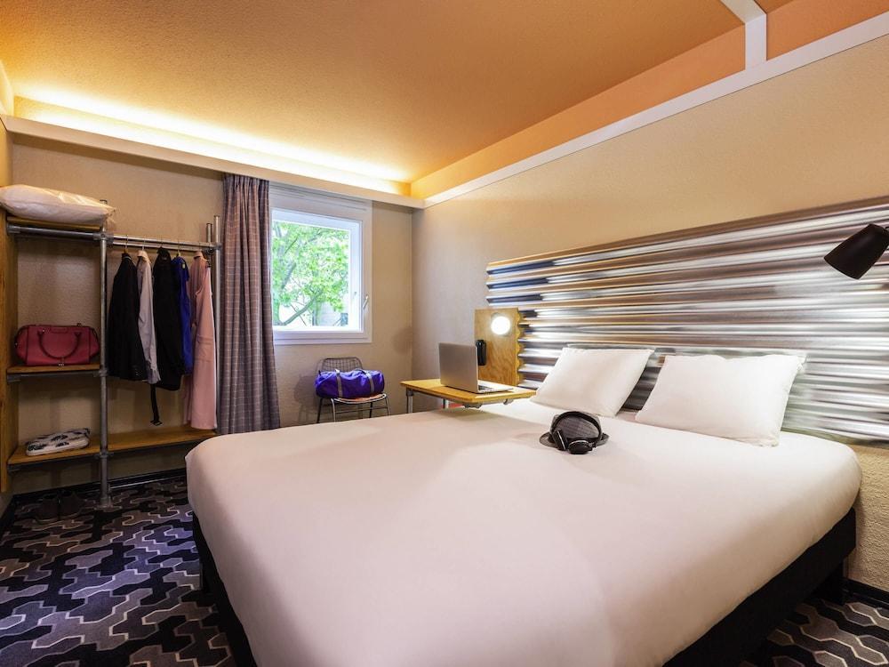ibis Styles Bobigny Centre Pr Room Type - Standard Room with a double bed