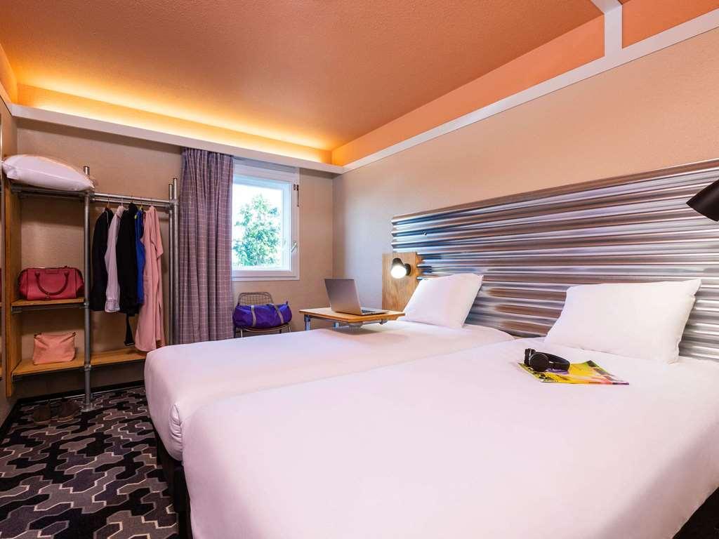 ibis Styles Bobigny Centre Préfecture - Tap to explore photos