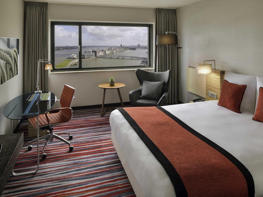 Movenpick Hotel Amsterdam City Centre Room Type - Classic Room, 1 King Bed