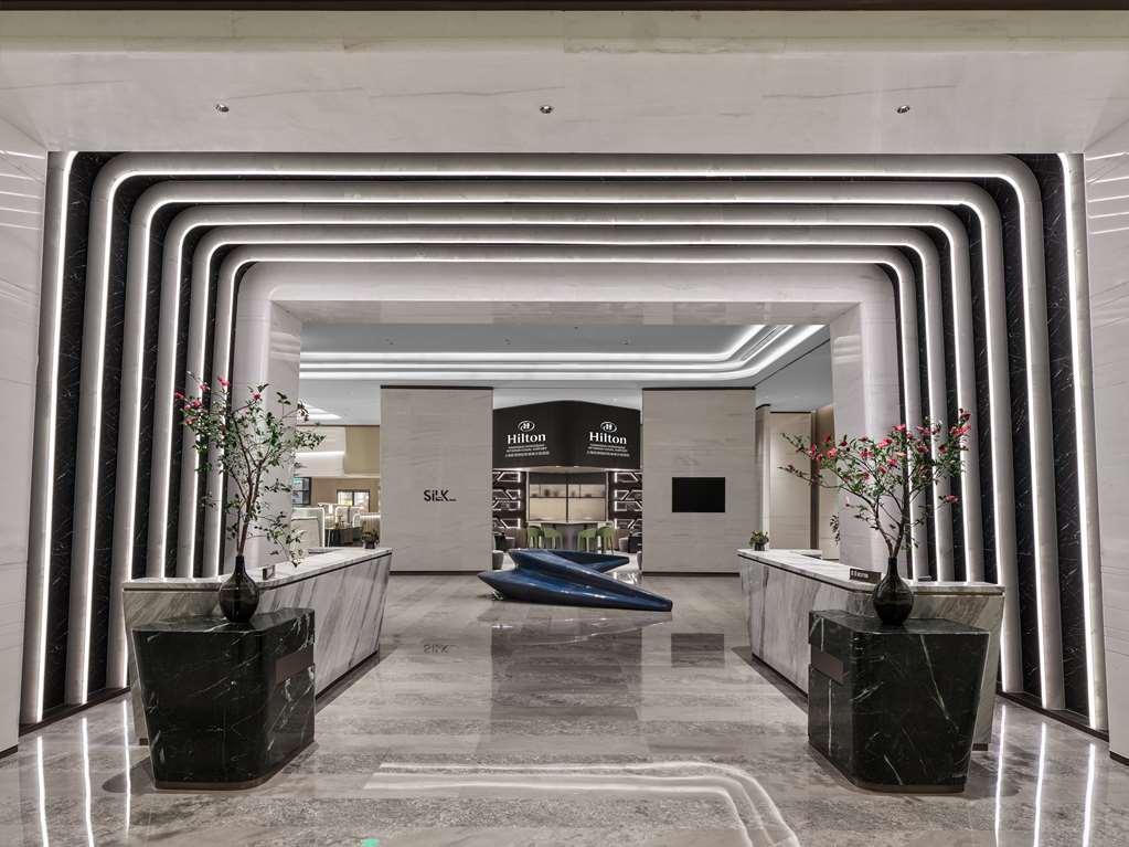 Hilton Shanghai Hongqiao International Airport - Tap to explore photos