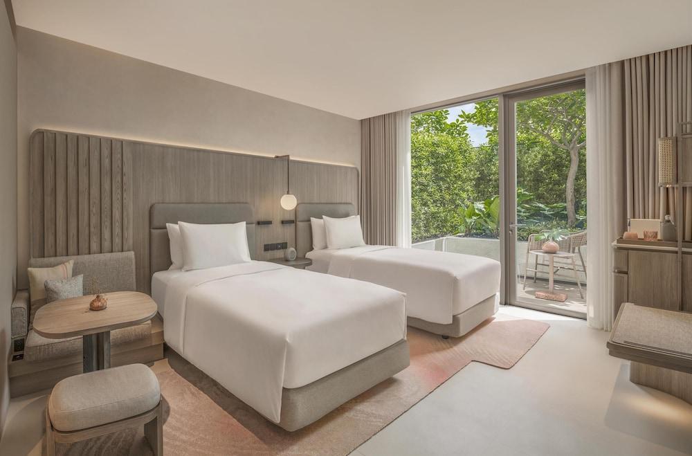 KROMO Bangkok, Curio Collection by Hilton Room Type - TWIN COURTYARD ROOM