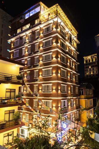 Shuvatara Suites & Spa - Tap to explore photos