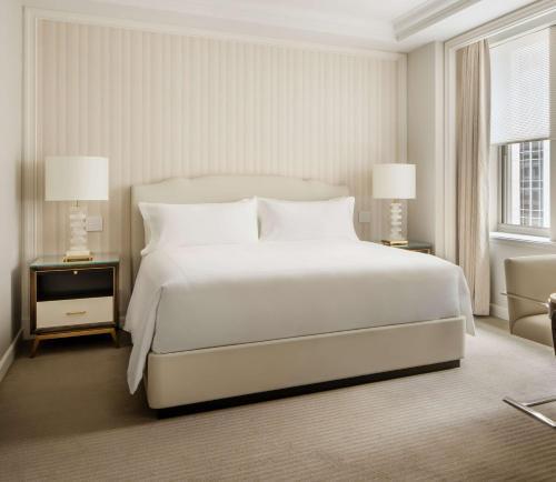 Waldorf Astoria New York - Tap to explore photos