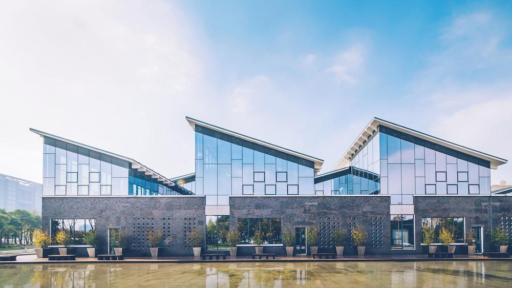 Hilton Garden Inn Shanghai Jiading - Tap to explore photos
