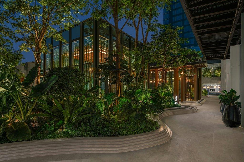 The Ritz-Carlton, Bangkok - Tap to explore photos
