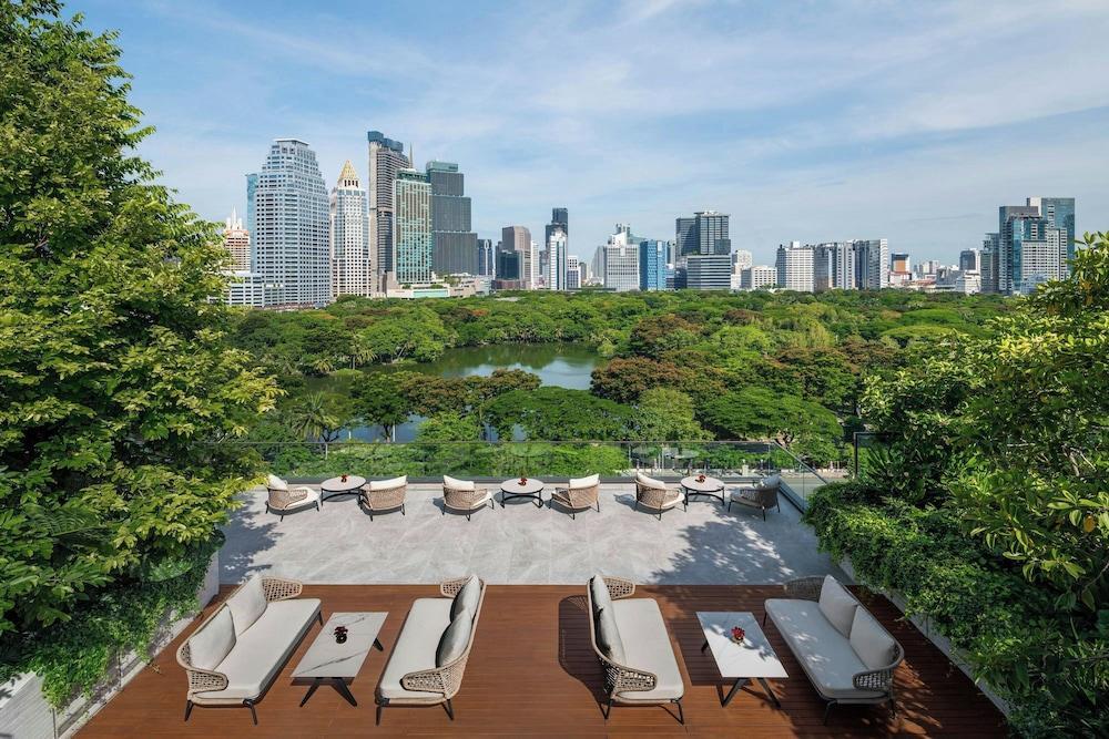 The Ritz-Carlton, Bangkok Room Type - Deluxe Room, 1 King Bed, Park View