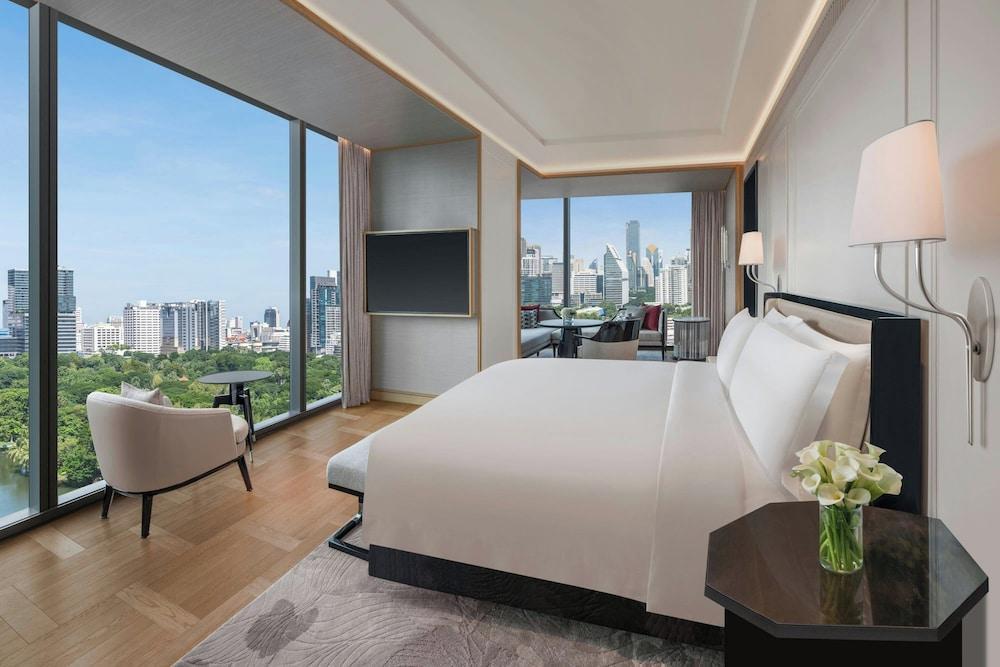 The Ritz-Carlton, Bangkok Room Type - Suite, 1 King Bed, Balcony, Park View (Marigold)