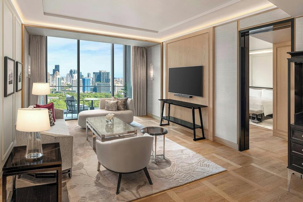 The Ritz-Carlton, Bangkok Room Type - Suite, 1 King Bed, Park View (Gardenia)