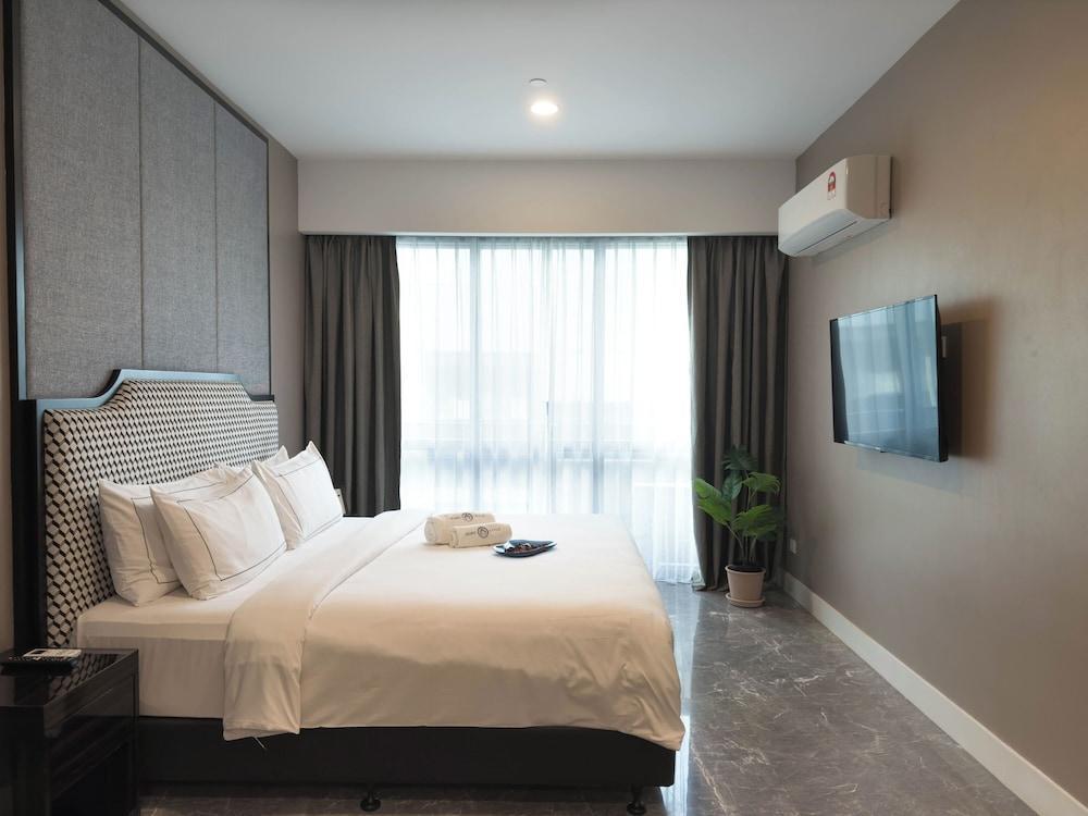 HOME STYLE at Platinum Suites 2 KLCC Twin Towers Room Type - Two Bedroom Junior Suite (Platinum Suites 2) HOME STYLE at Platinum Suites 2 KLCC Twin Towers Room Type - Two Bedroom Junior Suite (Platinum Suites 2)