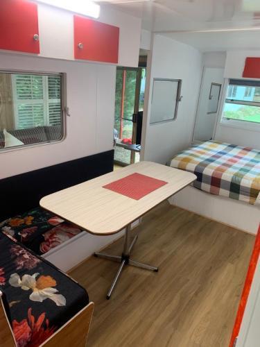 Mornington Peninsula Retro Caravans Room Type - Caravan - Betty Mornington Peninsula Retro Caravans Room Type - Caravan - Betty