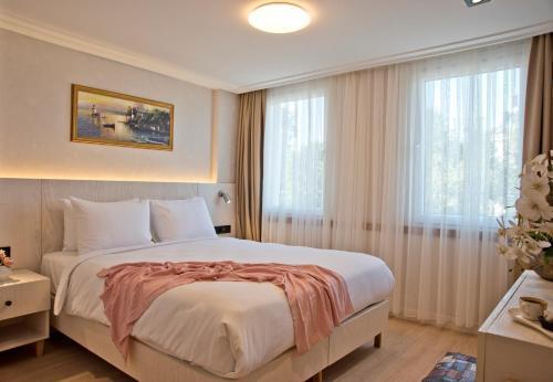 XLoft Room Type - Superior Queen Room