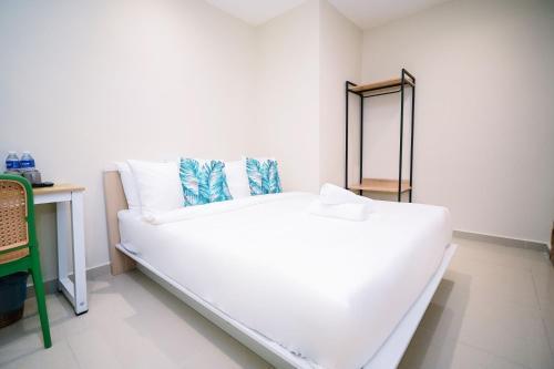 Swing & Pillows - Jalan Imbi Kuala Lumpur Formerly known as Victory 2 Hotel - Tap to explore photos