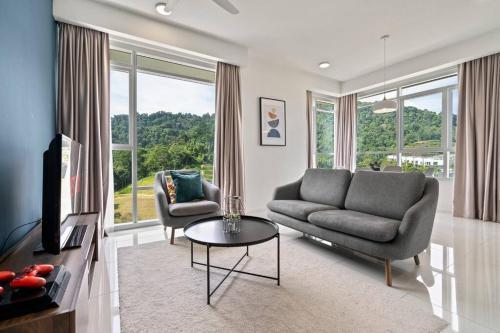KL East Mall-TheRidge-PS4-Netflix-Forest View