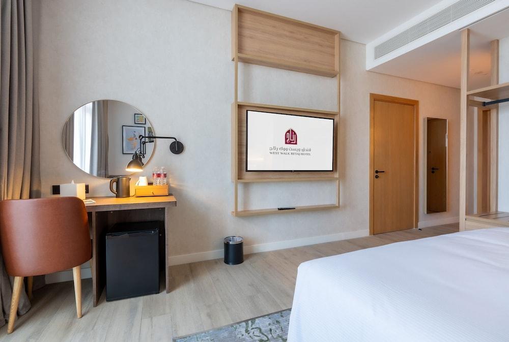 West Walk Retaj Hotel Room Type - Deluxe Double Room, 1 King Bed