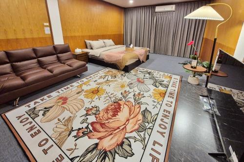 Entire townhouse at Yaek Lam Sali station