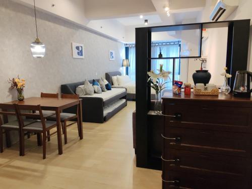 Pavillion Bukit Jalil Walk 2 mins Studio 2-4 Pax - Tap to explore photos