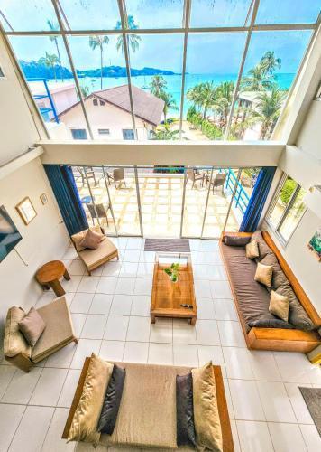 Beach Front Queen's Castle - Kid friendly, Holiday like Royalty Room Type - Two-Bedroom Apartment with Terrace and Sea View Beach Front Queen's Castle - Kid friendly, Holiday like Royalty Room Type - Two-Bedroom Apartment with Terrace and Sea View