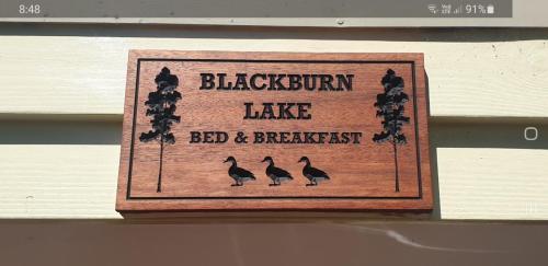 Blackburn Lake Bed and Breakfast - Tap to explore photos