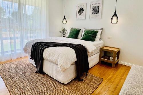 Cosy Beach House - Near Hot Springs.