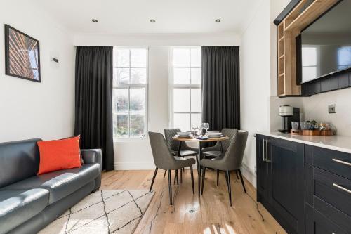 Recent Refurb, 2 Stops to Central London Bond Street, Netflix - Tap to explore photos