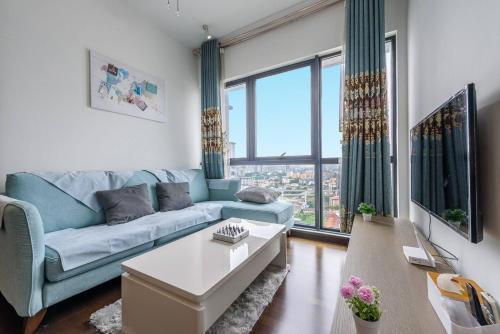 Cozy KL Sunway Velocity Residence for 1-5pax connected to MRT & Malls - Tap to explore photos