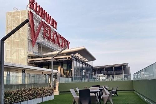 Cozy KL Sunway Velocity Residence for 1-5pax connected to MRT & Malls - Tap to explore photos