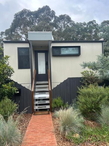 Bushland setting close to Sydney CBD- stand alone apartment Room Type - Two-Bedroom Apartment