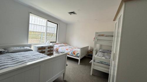 Charming 3Bedroom Family Getaway - Tap to explore photos